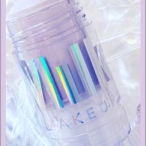 MILK MAKEUP || Holographic Cream Highlighter